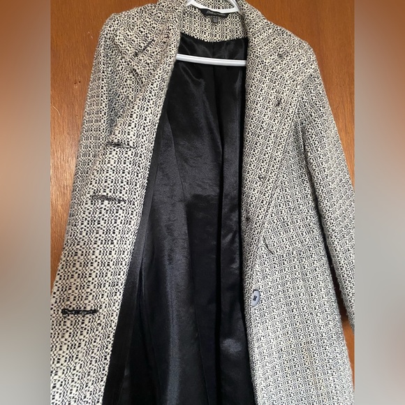 Women’s Dress Coat Black and White - Picture 4 of 7